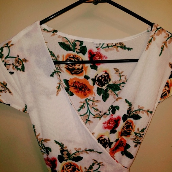 Wrap Around Floral Dress - Picture 3 of 4